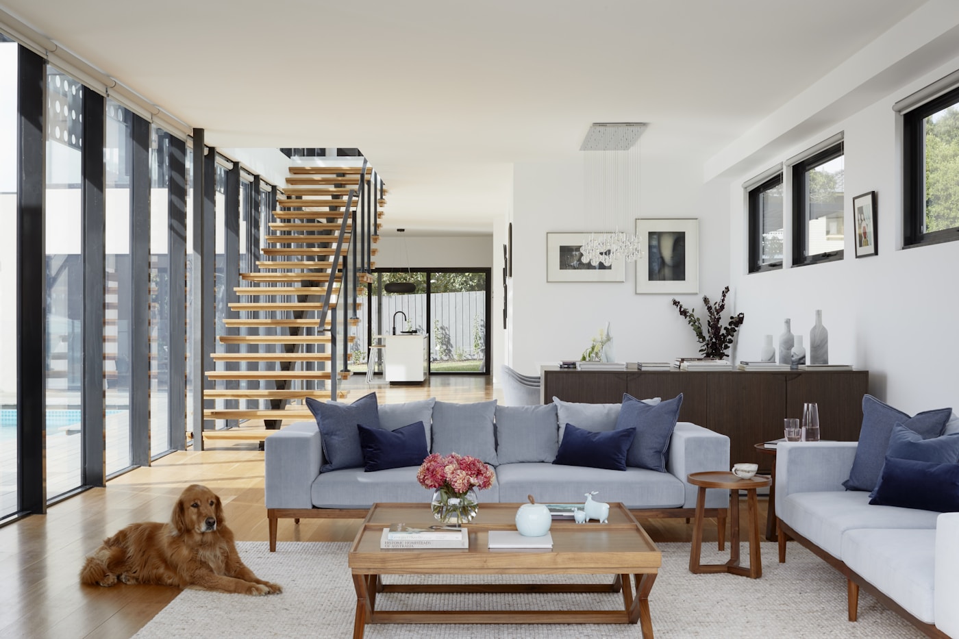 Interior contemporáneo preparado para una climatización integrada